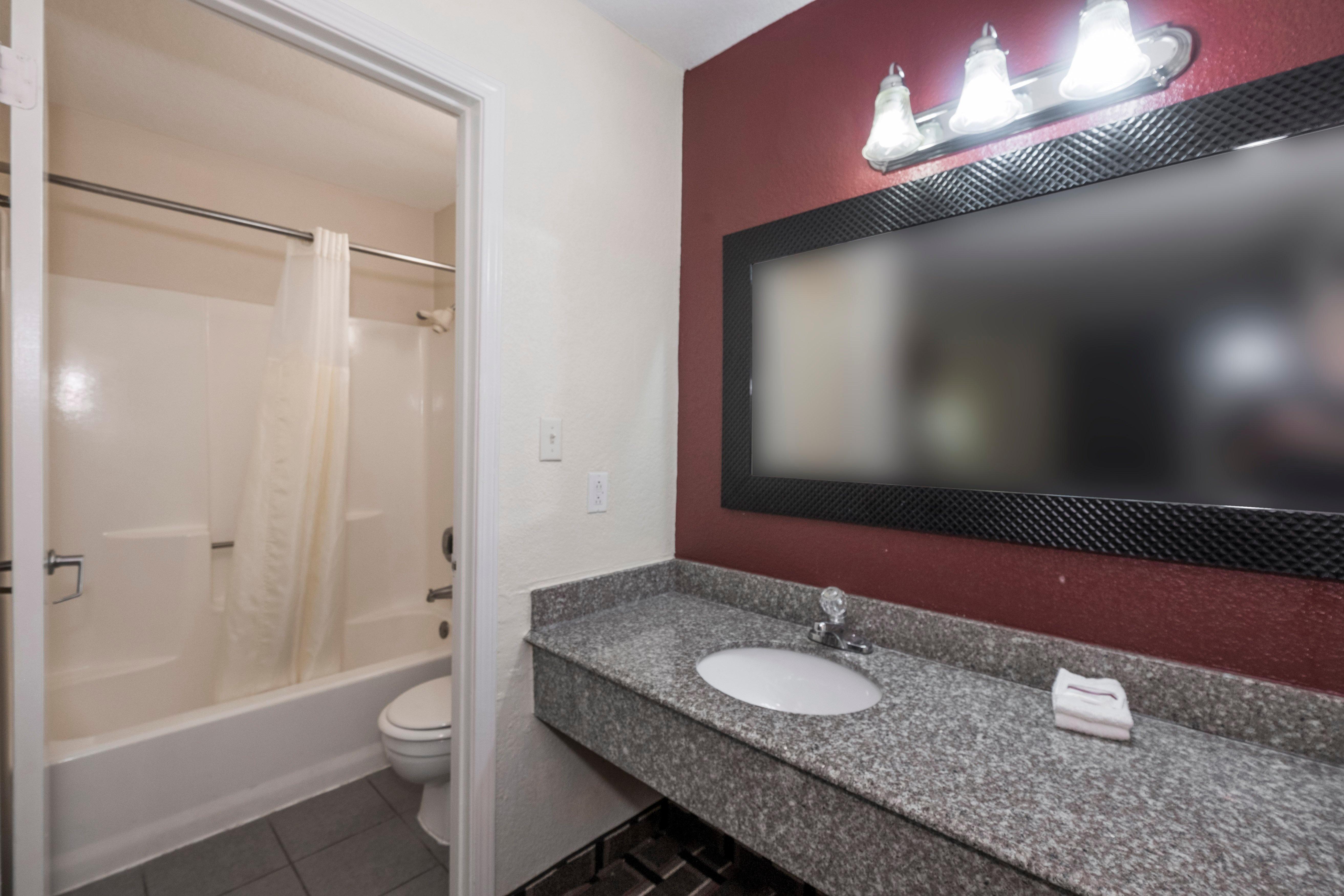 Red Roof Inn Mobile - Midtown Экстерьер фото