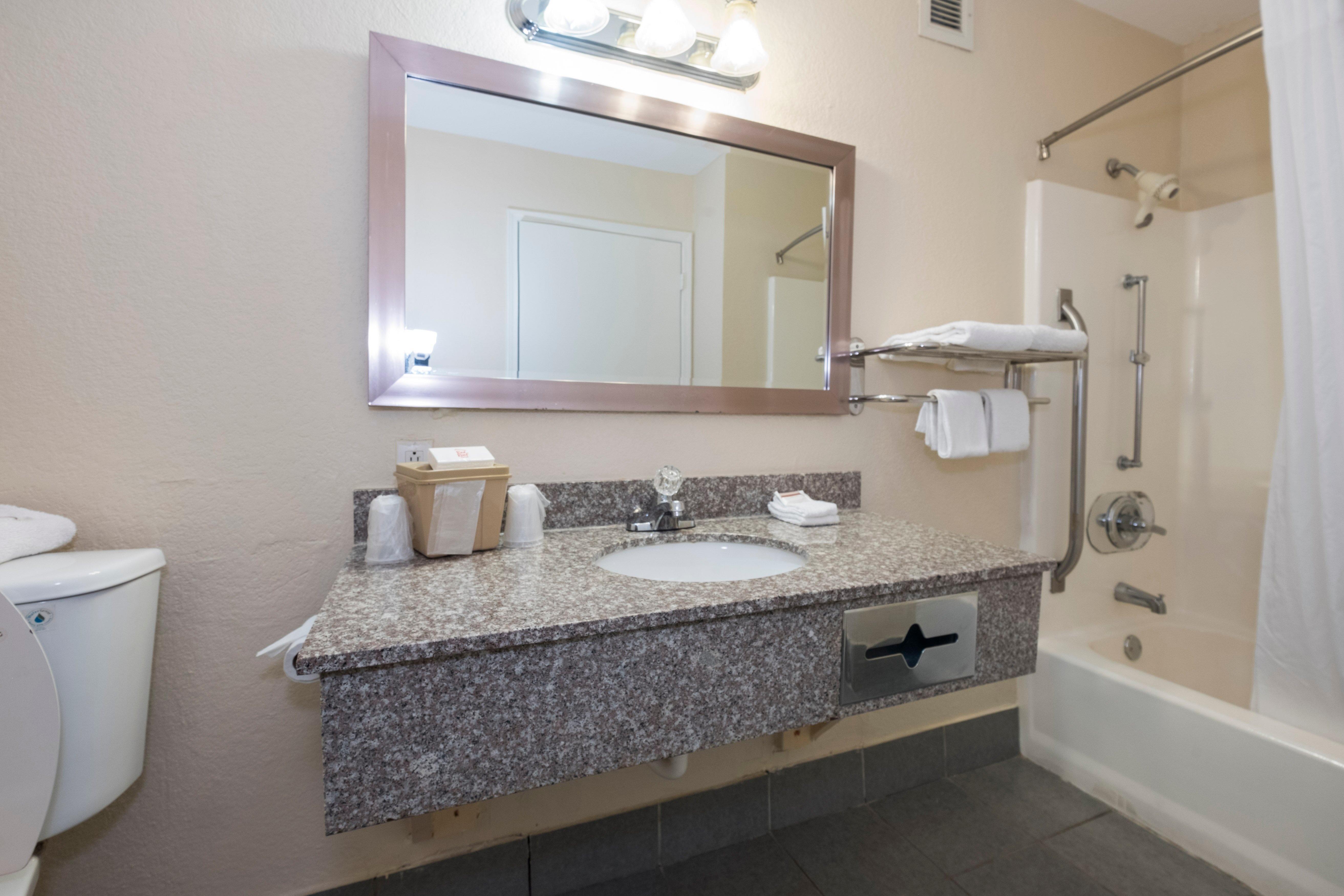 Red Roof Inn Mobile - Midtown Экстерьер фото