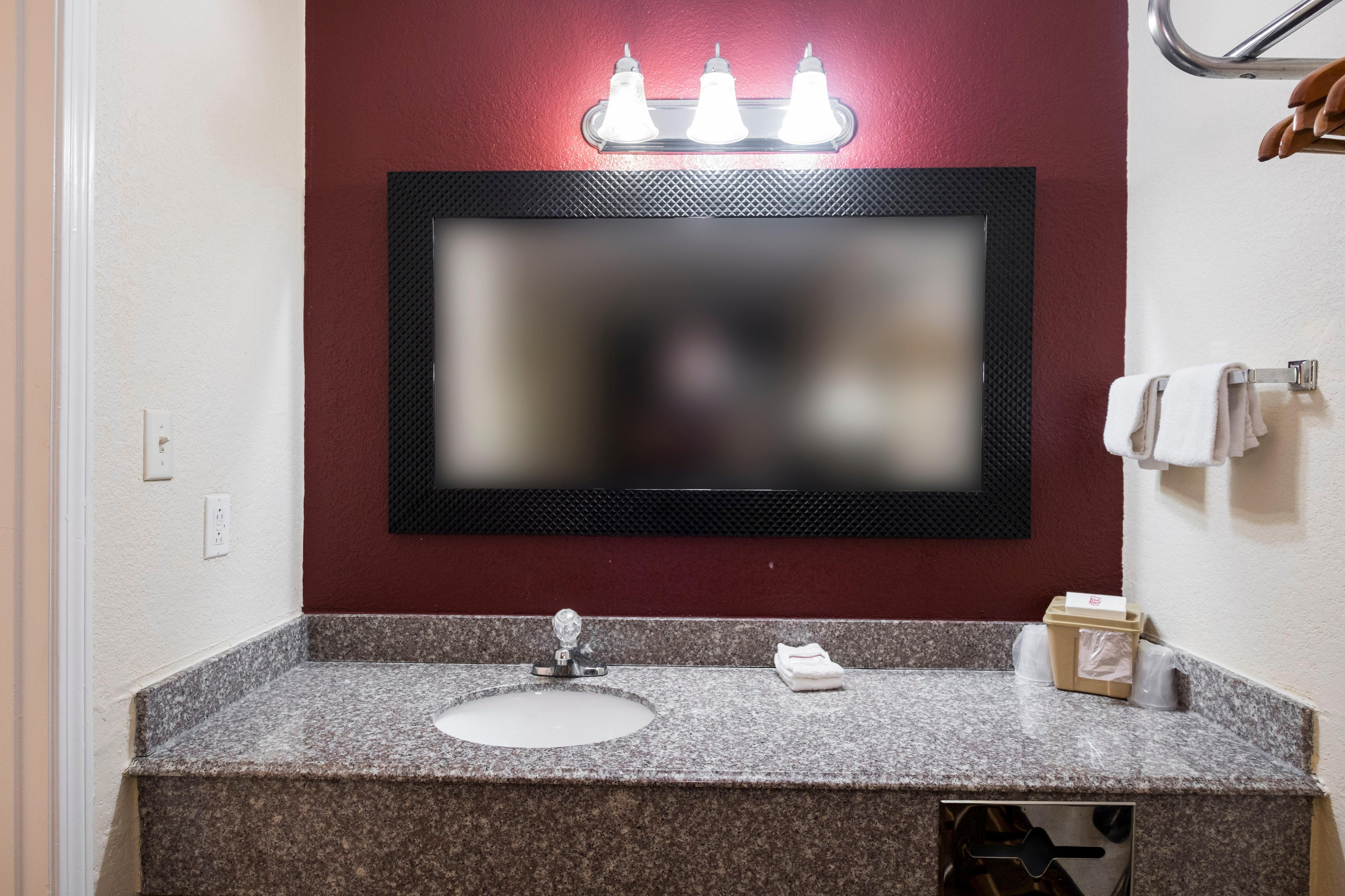 Red Roof Inn Mobile - Midtown Экстерьер фото