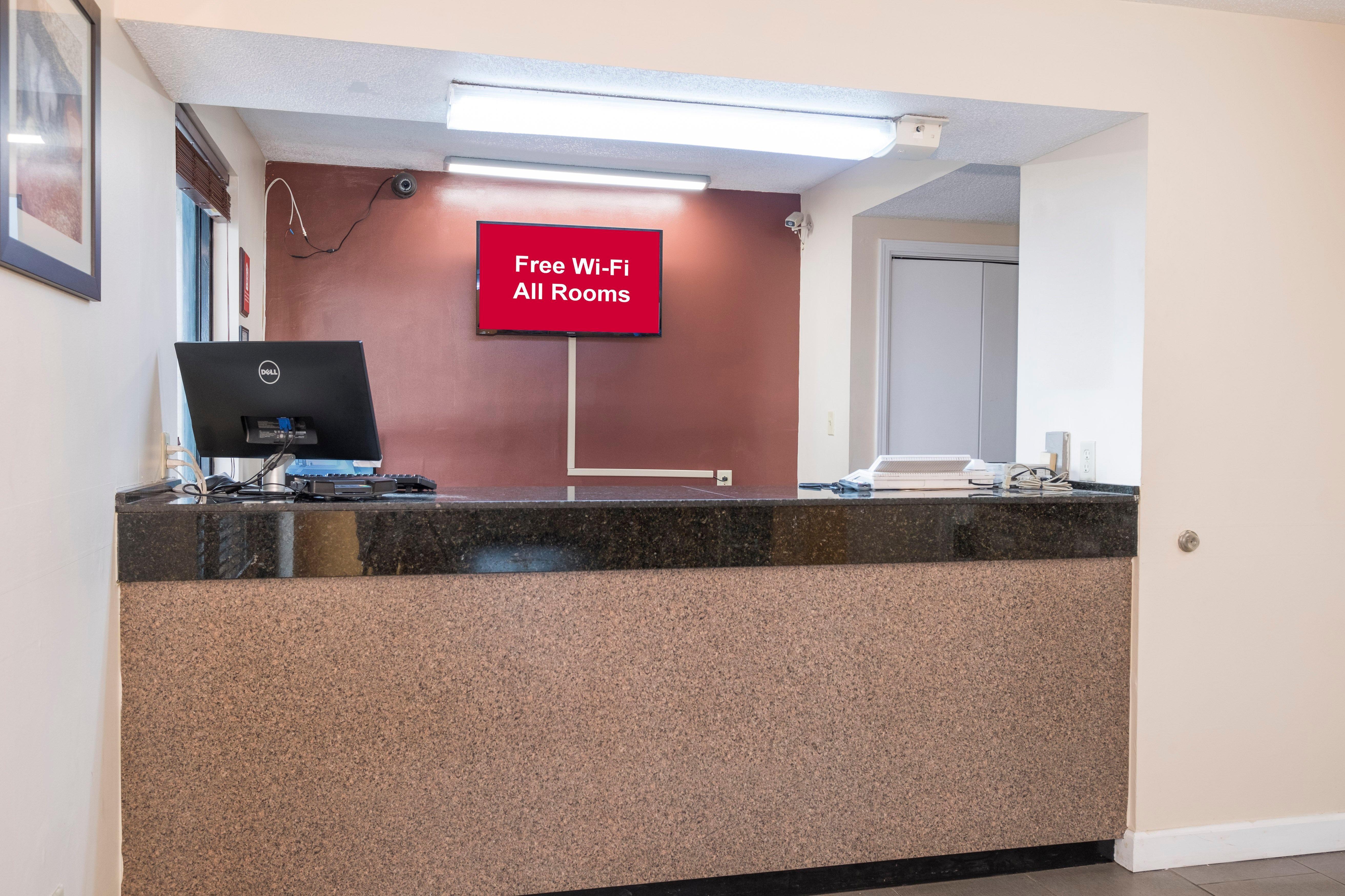 Red Roof Inn Mobile - Midtown Экстерьер фото